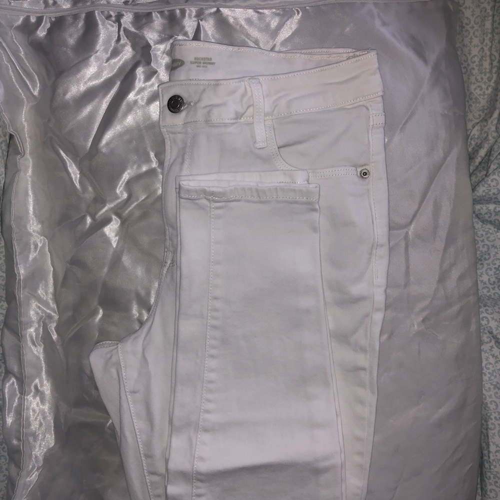 Old Navy Mid Rise Skinny White Jeans